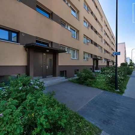 Cozy Renovated 1-bedroom In Apartment *