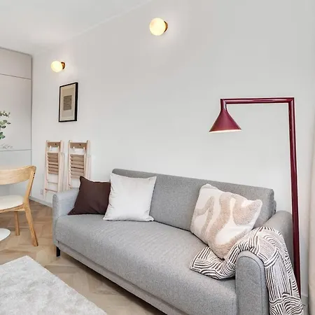 Cozy Renovated 1-bedroom In *
