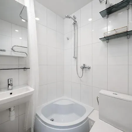 Cozy Renovated 1-bedroom In Reval